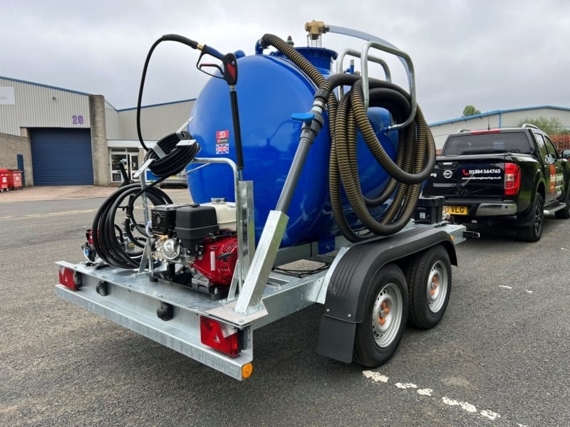 EVENT TOILET EMPTYING 2400 litre vacuum tanker with pressure washer