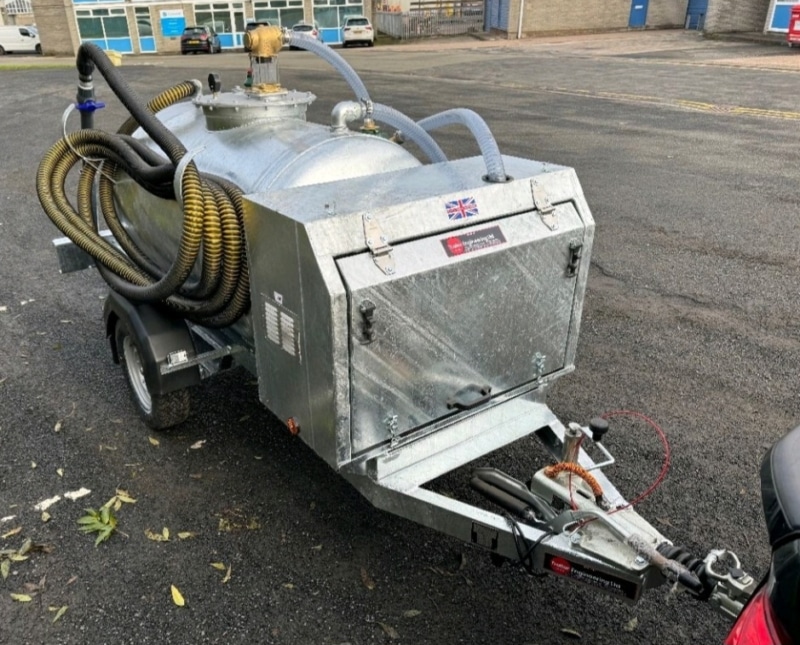 1000 litre toilet emptying vacuum tanker for the toilet hire and planthire industries