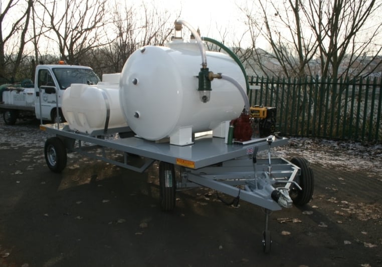 Derishbourg vacuum tanker and pressure washer
